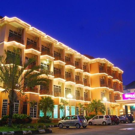 Bella Vista Express Hotel Pantai Cenang  Extérieur photo