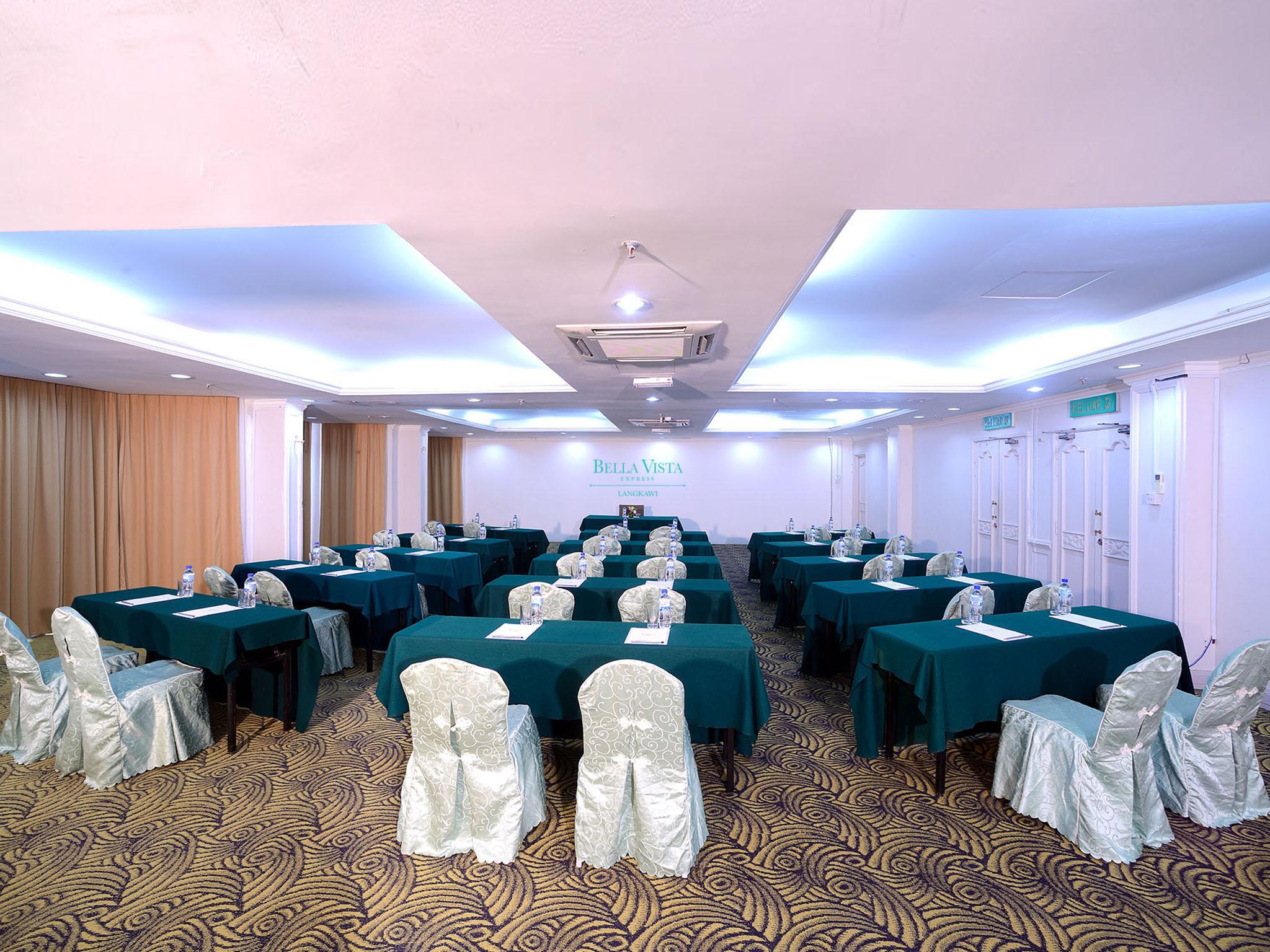 Bella Vista Express Hotel Pantai Cenang  Extérieur photo