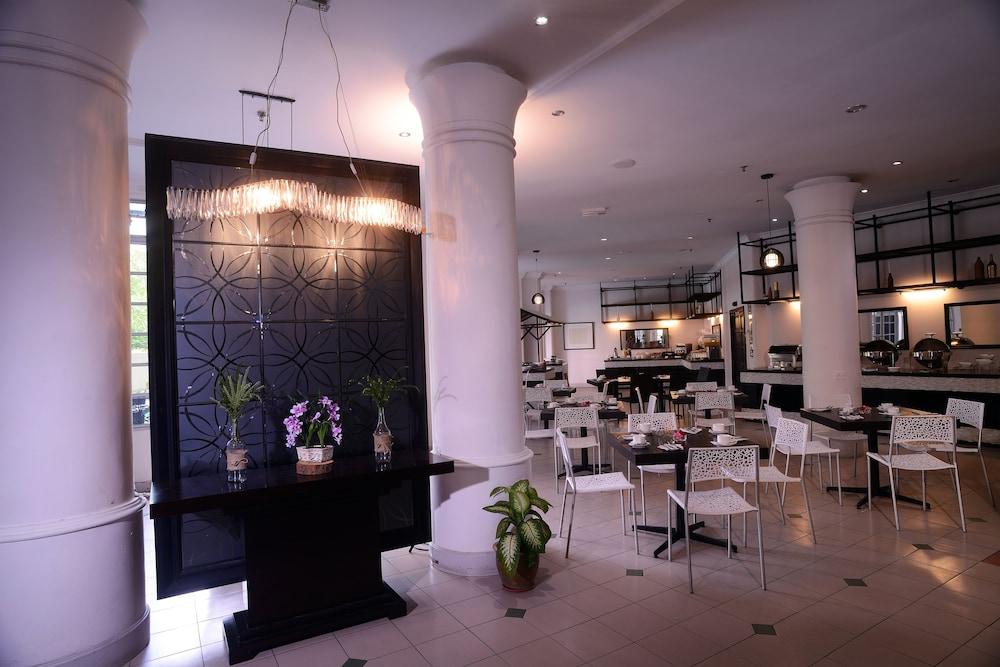 Bella Vista Express Hotel Pantai Cenang  Extérieur photo