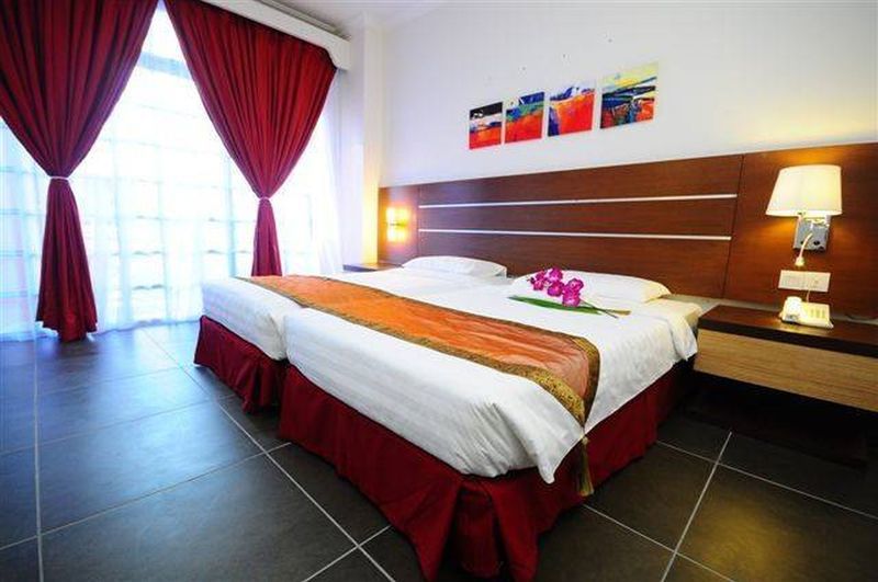 Bella Vista Express Hotel Pantai Cenang  Extérieur photo