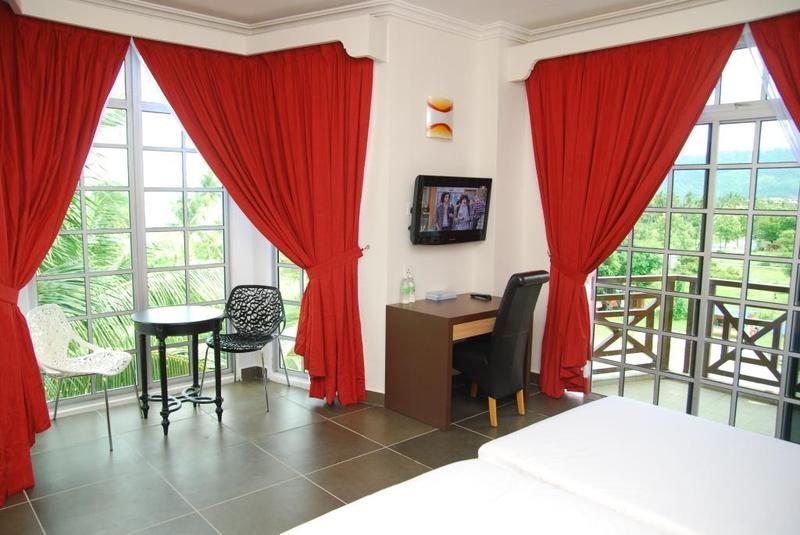 Bella Vista Express Hotel Pantai Cenang  Extérieur photo