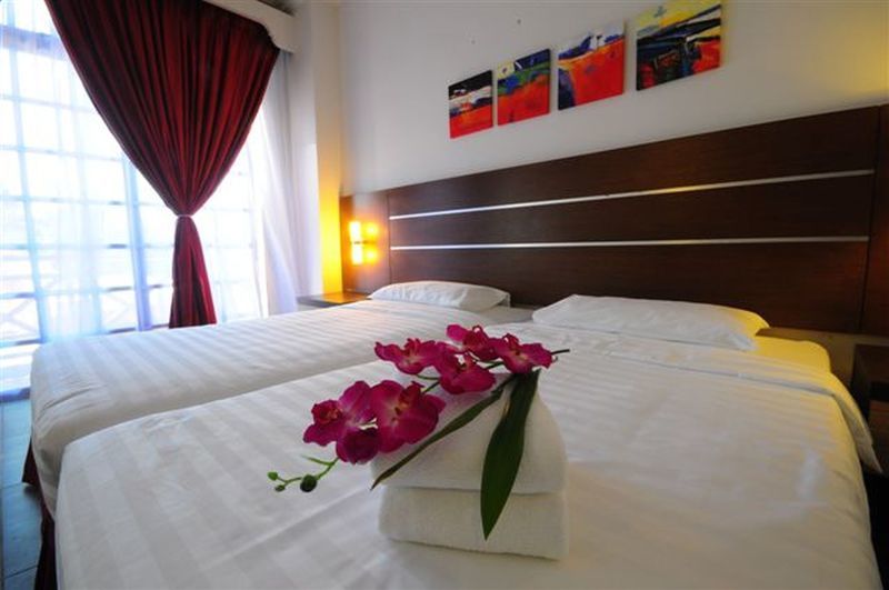 Bella Vista Express Hotel Pantai Cenang  Extérieur photo