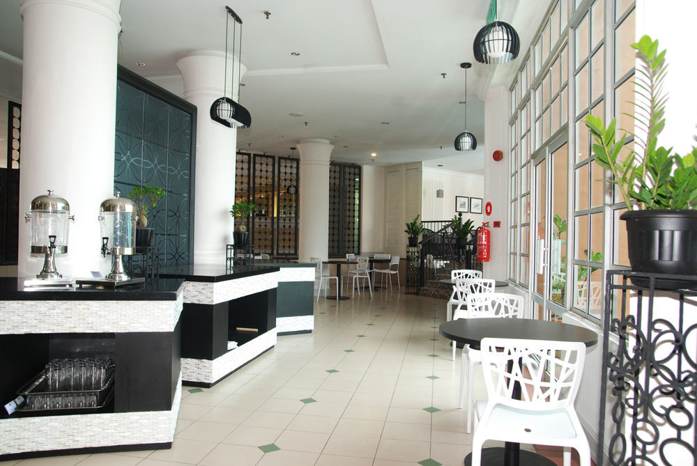 Bella Vista Express Hotel Pantai Cenang  Extérieur photo